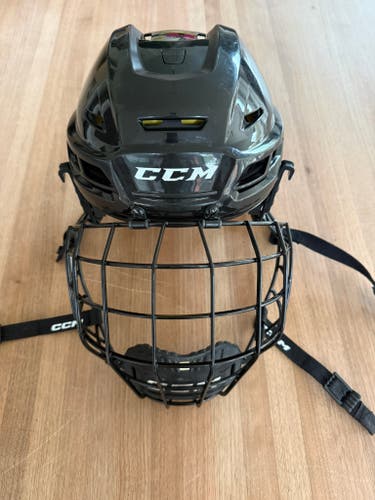 XS CCM Tacks 210 Helmet (Used)