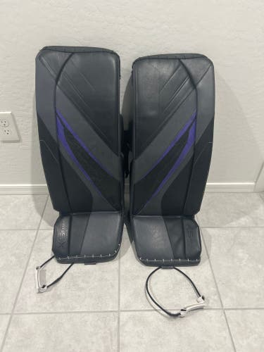 31" Bauer Vapor X5 Pro Goalie Leg Pads (Used)