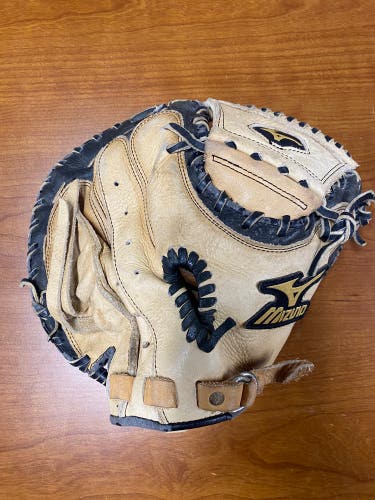 Brown Mizuno PowerClose RH Catcher's Baseball Glove 32" (Used)
