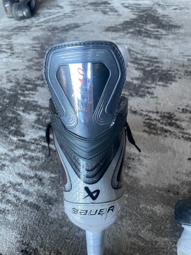 2025 Bauer Vapor Fly40 Hockey Skates Size 5.5 (Used)