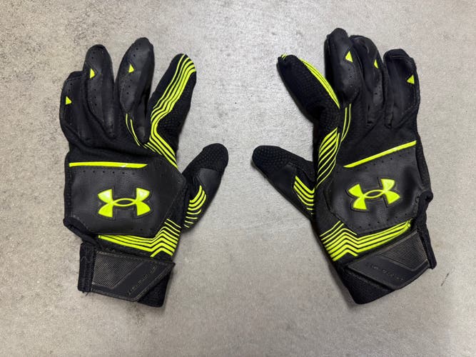 Used Youth Small Under Armour Batting Gloves
