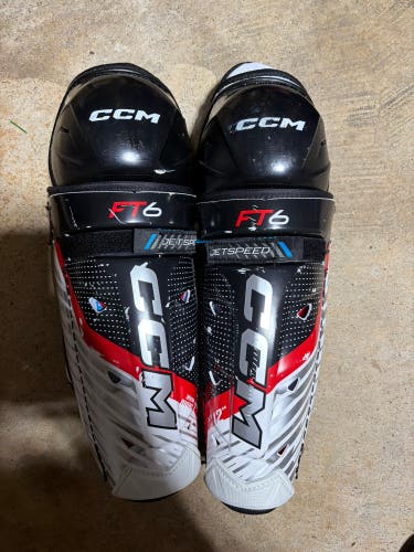 Junior CCM JetSpeed FT6 12" Shin Pads