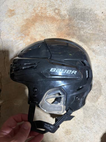Medium Bauer Re-Akt 70 Black Helmet Hockey