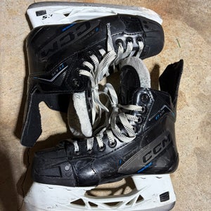 Black 2023 CCM JetSpeed FT675 Hockey Skates Regular Width Size 3 Intermediate