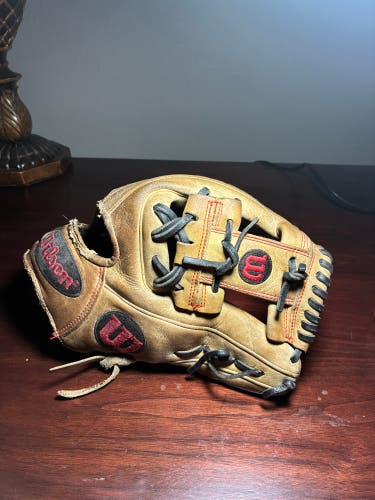 Wilson A2000 RHT Infield Baseball Glove 11.5" (Used)
