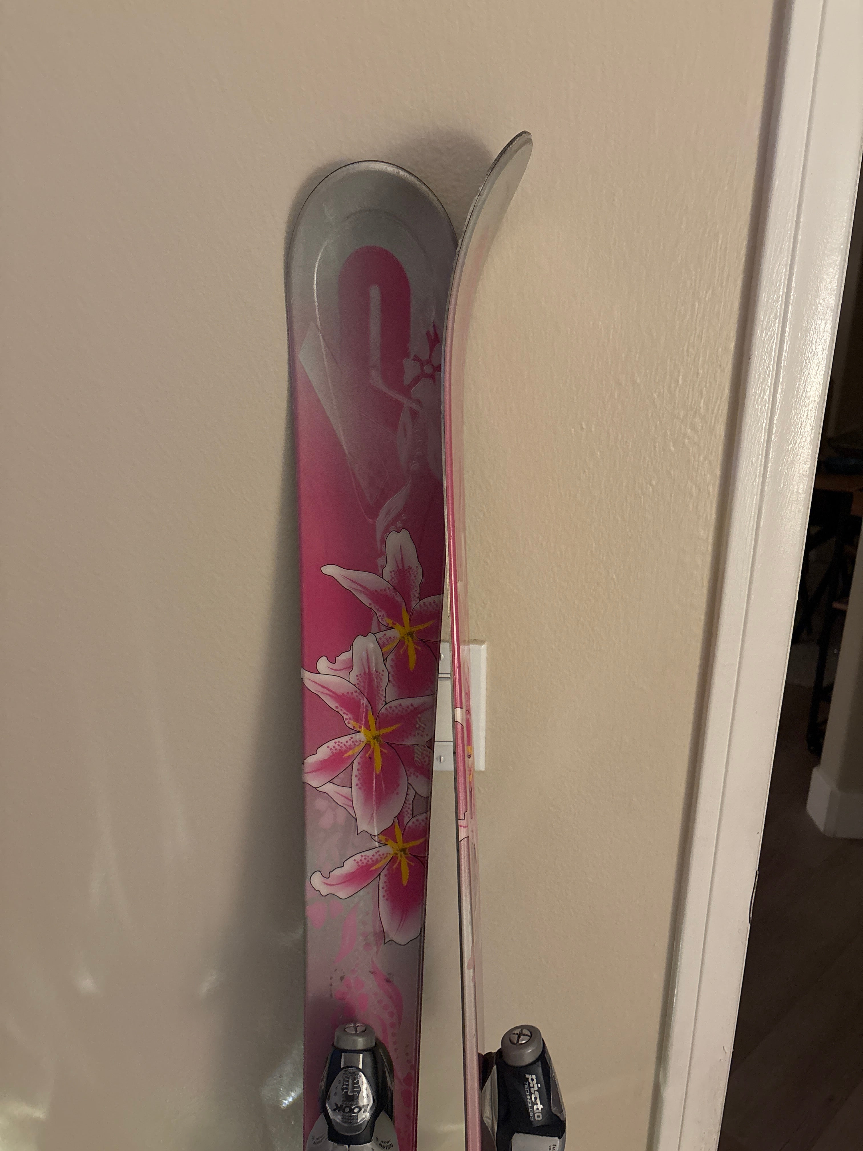 Women's Powder 160 cm K2 Phat Luv Skis With Bindings Max Din 12