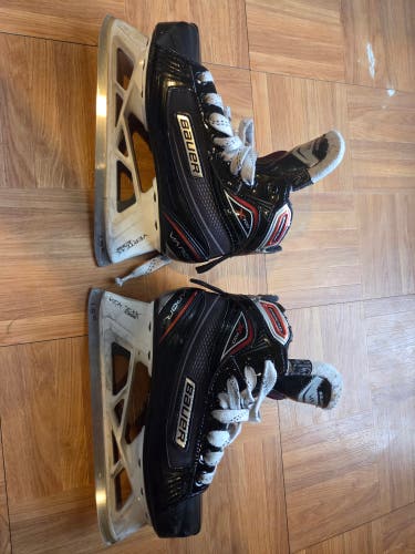 Bauer Vapor X700 Hockey Goalie Skates Regular Width Size 2 (Used)