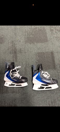Black/White 2025 Bauer Vapor Flylite Hockey Skates Regular Width 6.5 (Used)