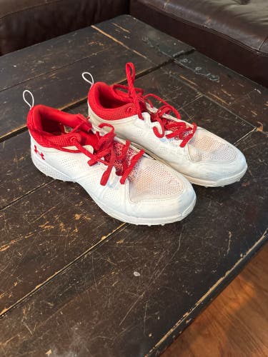 White Unisex Size M 8.5 (W 9.5) Under Armour Low Top Turf Cleats (Used)