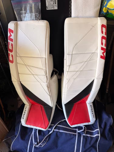 Large CCM EFlex 6.9 Goalie Leg Pads (Used)