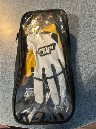 Medium Batting Gloves (New)