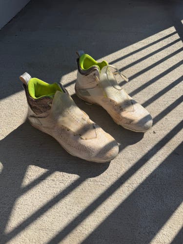 Under Armour Highlight MC Football Cleats - Size 12 M (13 W)