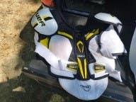 Women's XL Senior Bauer Shoulder Pads (Used)