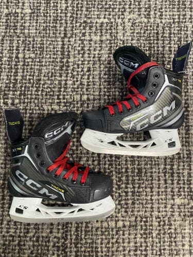 Junior CCM Tacks XF 70 Hockey Skates Size 2 Regular Fit