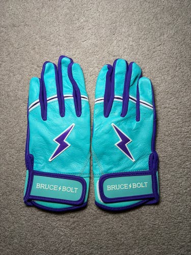 Short Short Cuff Bruce Bolt Batting Gloves (New)