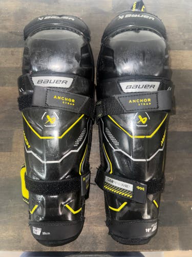 Youth Bauer Supreme Mach 10" Shin Pads (Used)