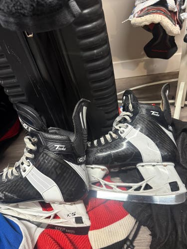 2024 CCM Tacks 652 Pro Hockey Skates Regular Width 8.5 (Used)