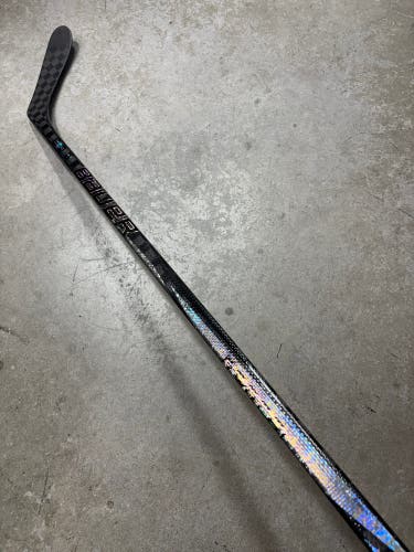 87 Flex P28 Senior Bauer TWITCH Left Hand Hockey Stick Pro Stock (New)