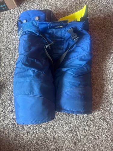 Junior Medium Bauer Supreme 2S Pro Hockey Pants (blue/royal blue) (Used)