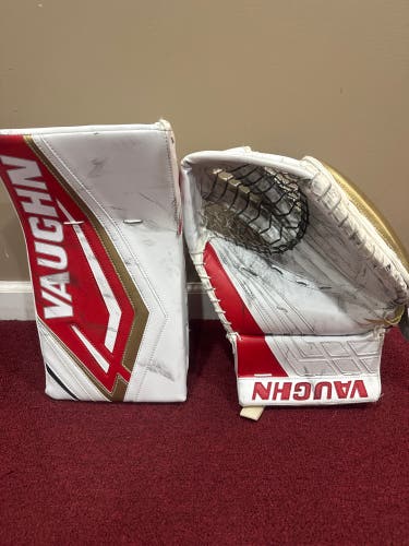 Vaughn VX1 Pro Carbon Blocker/VE8 Pro Caron Glove Pro Stock Item#CHVN