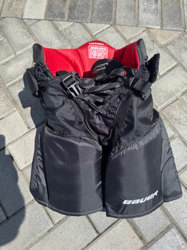 Men's Medium Junior Bauer Vapor X800 Hockey Pants (Used)