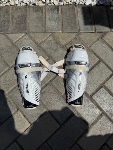 Junior Bauer 10" Shin Pads (Used)
