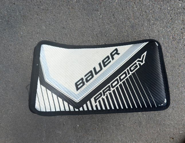 Bauer PRODIGY 3.0 Full Right Youth Goalie Blocker (Used)