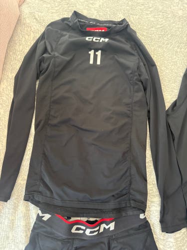 Women's Senior Small CCM Hockey shirt (New)
