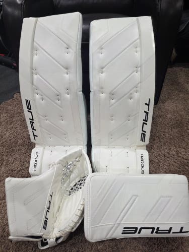 28" True Hzrdus Junior Regular Goalie Full Set (New)