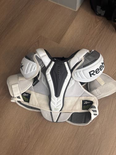 Men's Small Senior Reebok 20K Shoulder Pads Pro Stock (Used) great condition rare