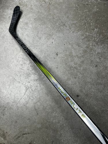 77 Flex P92 Senior Bauer Vapor Hyperlite2 Right Hand Hockey Stick (Used)