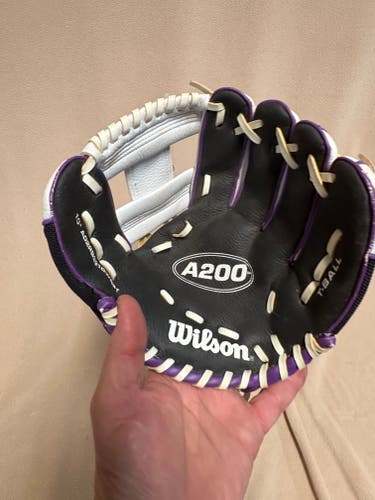Outfield RH Wilson A200 Baseball Glove 10" (Used)