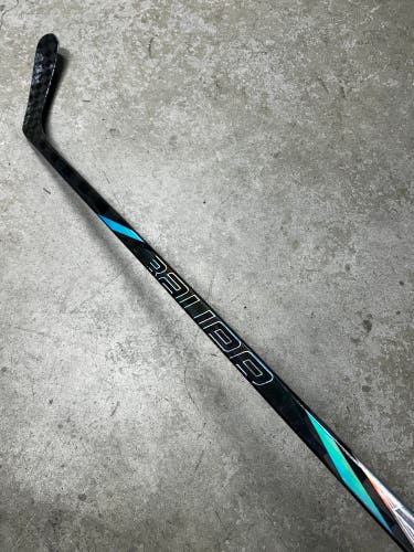 65 Flex P92 Senior Bauer Tracer Right Hand Hockey Stick (Used)