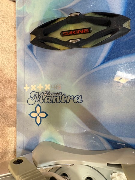 Women's Morrow Mantra Snowboard With Medium Bindings 148 cm (Used