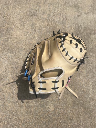 Wilson A2000 RH Catcher's Baseball Glove 33" (New)