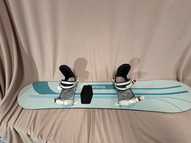 Unisex Burton Snowboard With Bindings 144 cm (Used)