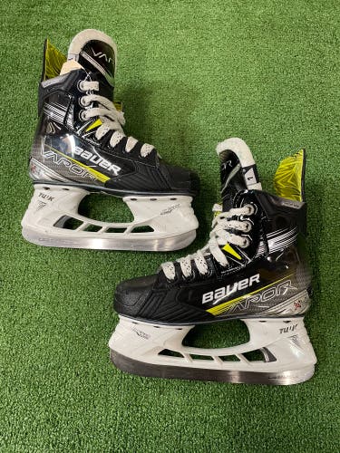 Junior Bauer Vapor X4 Hockey Skates Regular Width Size 1 (Used)