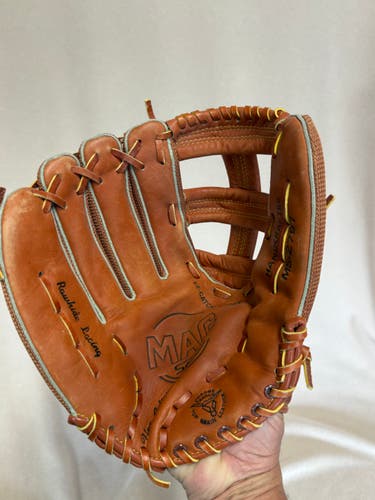 Outfield LH Mag Baseball Glove (Used)