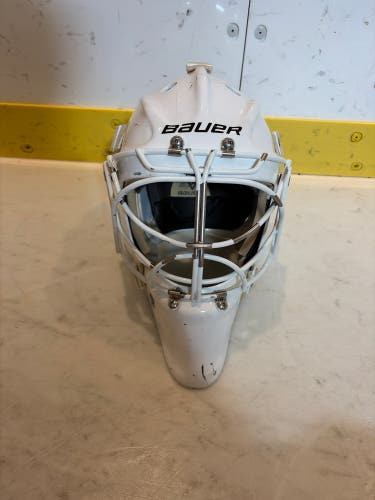 Senior Medium 2024 Bauer 960 Goalie Mask with cheater cage (Used)