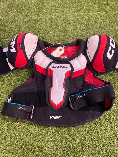 Small Senior CCM Vibe Shoulder Pads (Used)
