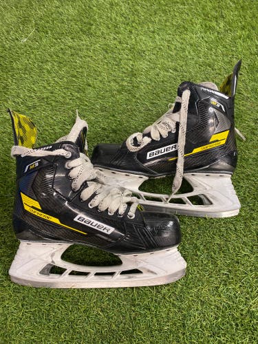 Senior Bauer Supreme M3 Hockey Skates Regular Width 9 (Used)