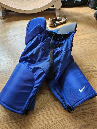 Men's Senior Medium Nike Ignite Hockey Pants Pro Stock (Used)