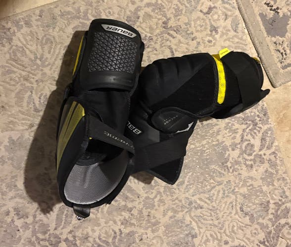 Senior Medium Bauer Supreme M3 Elbow Pads (Used)