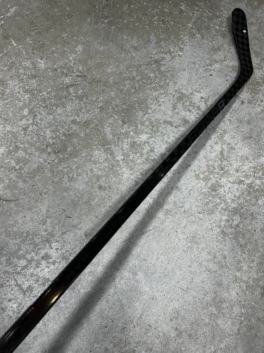 87 Flex P92 Senior Bauer Vapor Hyperlite2 Left Hand Hockey Stick (Used) Pro Stock