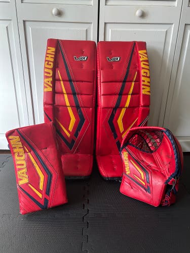 33" Vaughn VX1 Regular Goalie Full Set (Used)