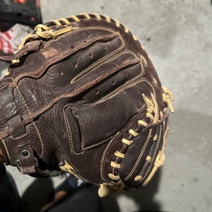 Mizuno Franchise RH Catcher's Baseball Glove 33.5" (Used)