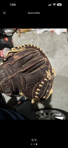 Mizuno Franchise RH Catcher's Baseball Glove 33.5" (Used)