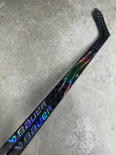 2 Pack 77 Flex P28 Senior Bauer Flylite Left Hand Hockey Stick Pro Stock (Like New)