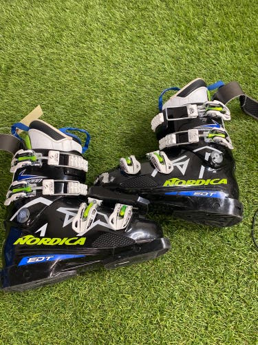 Mondo 24 & 24.5 Kid's Nordica Dobermann Ski Boots (Used)