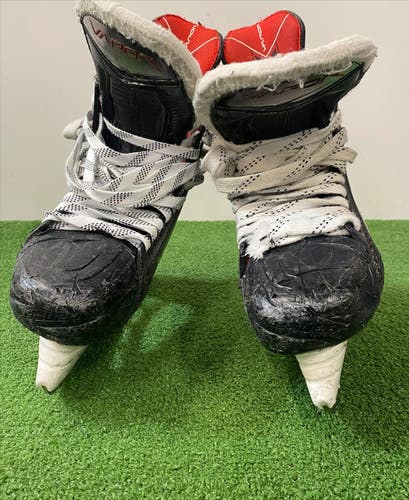 Senior Bauer Vapor XLTX Pro Hockey Skates | Size 8.5 Fit 2(Used)